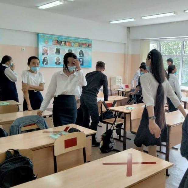 9-сынып оқушыларымен психологиялық тренинг-жаттығуларын жүргізді.