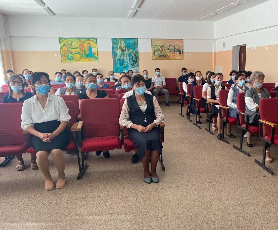 The president Қасым - ЖоMarch Кемелұлы Тоқаевтың Қазақстан халқына жолдаған Жолдауы педагогикалық ұжымның жиналысында талқыланды.