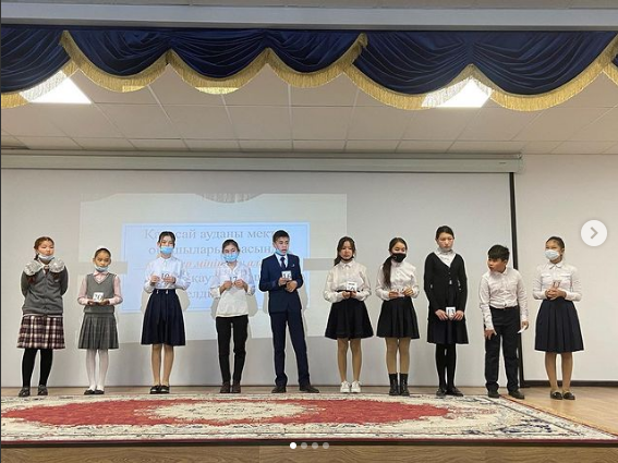 “Тұлпар мініп, ту алған” тақырыбында өткен аудандық мектеп оқушылары арасындағы Ер Едіге батыр жыры байқауына мектебіміздің 7”Ә” сынып оқушылары Сагин