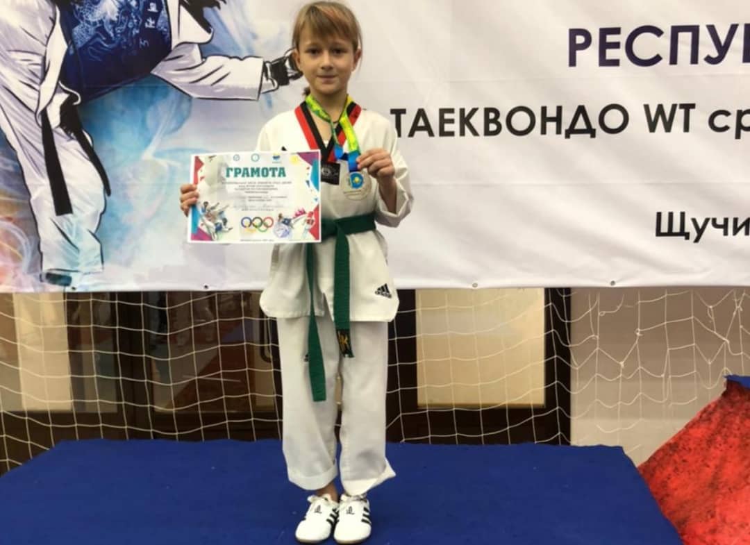 Таэквондодан 5 "Г" сынып оқушысы Роздобудько Виктория ІІ орынды иеленді.