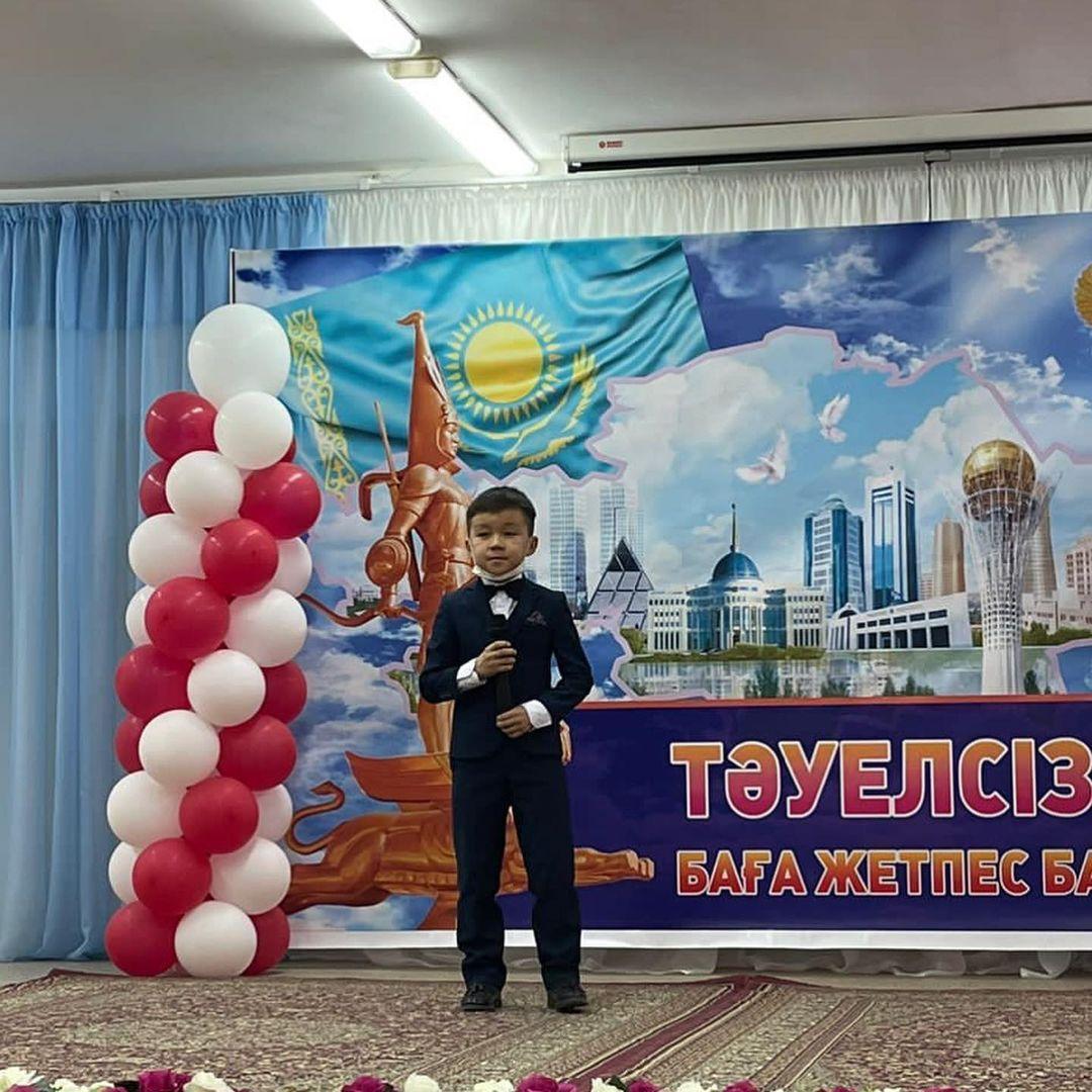 “Мен елімді сүйемін!” тақырыбында мектепішілік патриоттық әндер байқауы өткізілді.