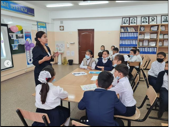 “Тәуелсіздік жетістіктері ” тақырыбында Жексенбаева К.Т. тәрбие сағатын өткізді.