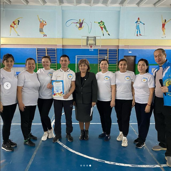 Әдістемелік бірлестіктер арасында “Көңілді мәре” спорттық эстафетасы өткізілді.