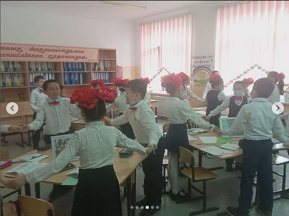 Досимова Р.С. 3 “Б” сынып оқушыларымен “Ұлы даланың сал-серілері” тақырыбында үлгілі сабақ өткізді.