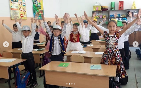 1 мамыр- Қазақстан халықтарының бірлігі күніне” орай 3 “Ә” сынып оқушыларымен “1 - мамыр халықтар бірлігі күні!” тақырыбында ашық тәрбие сағаты